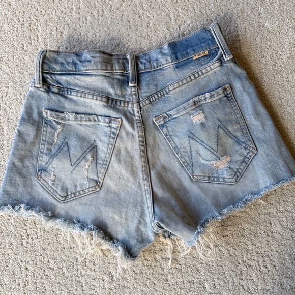 MOTHER Pants - Mother The Tomcat Kick Fray Short True Confessions Denim Shorts 24